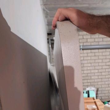 Degelijk bureaublad 250 x160 beschikbaar voor biedingen