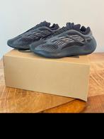 Yeezy 700 maat 40 2/3 Te Koop., Kleding | Heren, Schoenen, Ophalen of Verzenden, Zo goed als nieuw