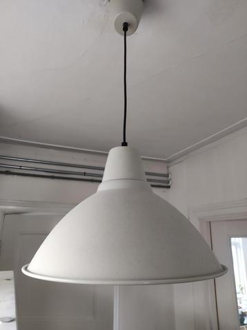 2 IKEA Lampenkappen Lichtgrijs/Beige beschikbaar voor biedingen