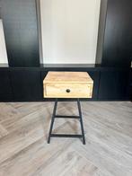 Mooi houten nachtkastje, Huis en Inrichting, Ophalen, Minder dan 45 cm, 55 tot 70 cm, Zo goed als nieuw