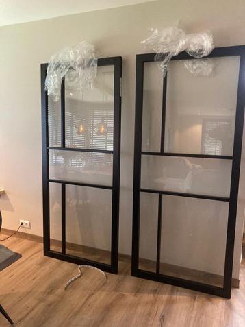  Actie Industriële deuren met 1 cm veiligheidsglas vanaf 299 beschikbaar voor biedingen