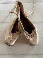 Antieke brocante balletschoentjes wit, Kinderen en Baby's, Ophalen of Verzenden, Gebruikt, Jongetje of Meisje, Schoentjes