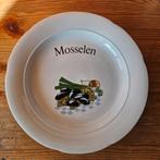 Groot Vintage mosselbord. Porselein., Ophalen of Verzenden, Zo goed als nieuw, Bord(en), Overige stijlen