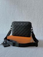 Louis Vuitton Duo Messenger - Zwart, Sieraden, Tassen en Uiterlijk, Overige merken, Verzenden, Zwart, Zo goed als nieuw