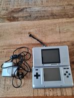 Nintendo DS te koop. Met oplader / Stylus en 2 games, Spelcomputers en Games, Ophalen of Verzenden, Zo goed als nieuw, DS Lite