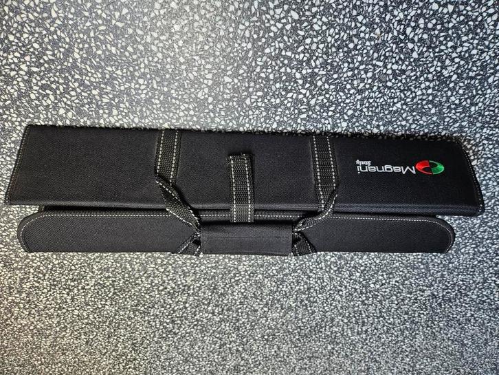 8-delige Messenset Magnani Italy met Magneethouder & Tas, Huis en Inrichting, Keuken | Bestek, Ophalen of Verzenden