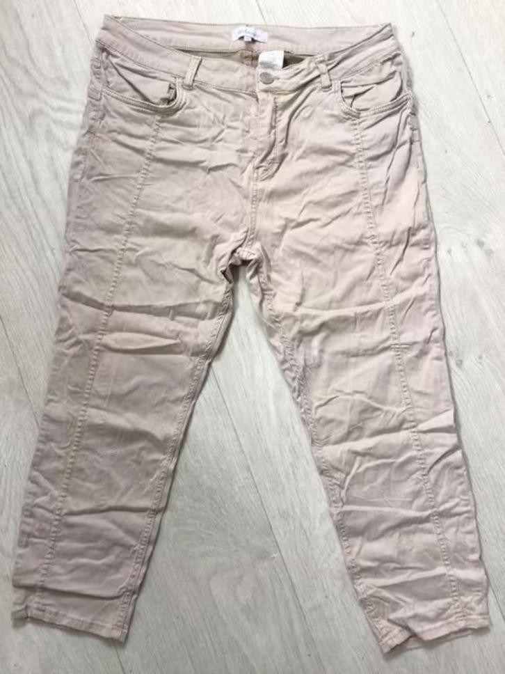 Broek M&S mode maat 44, Kleding | Dames, Broeken en Pantalons, Zo goed als nieuw, Maat 42/44 (L), Beige, Lang, Ophalen of Verzenden
