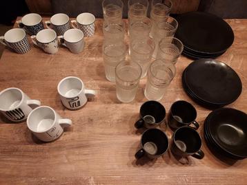 Restpartij nieuw servies. beschikbaar voor biedingen
