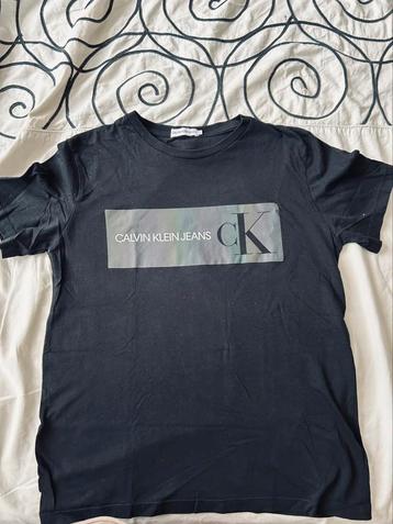 Calvin Klein T-shirt beschikbaar voor biedingen