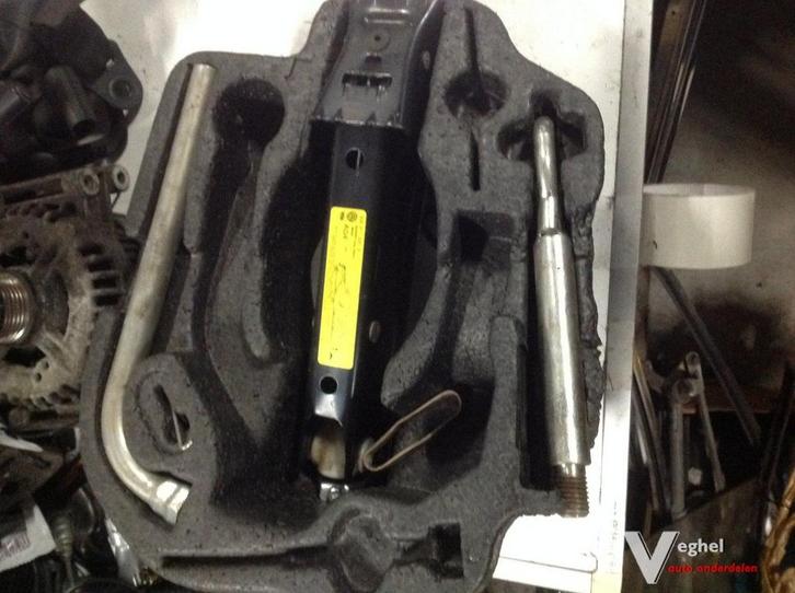 Vw Fox 1.4B 3drs 2006 Wagennr 2500008 KrikSet, Auto diversen, Autogereedschap, Gebruikt, Ophalen of Verzenden