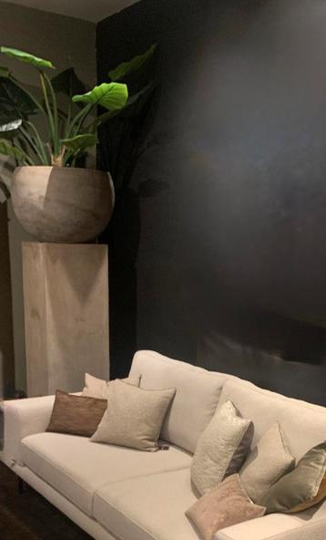 Zuil met pot cementlook (polyester) beschikbaar voor biedingen