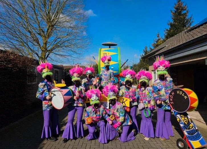 Kleurrijke loopgroep 9 personen, Kleding | Dames, Carnavalskleding en Feestkleding, Zo goed als nieuw, Carnaval, Maat 46/48 (XL) of groter