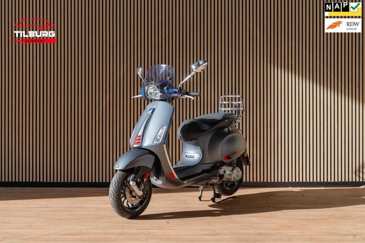 Vespa Snorscooter Sprint | 2020 | LED | Black Line | Snor |, Fietsen en Brommers, Snorfietsen en Snorscooters, Gebruikt, Vespa