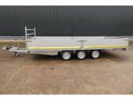 Bij Eemsned een Eduard Multihuiftransporter 5 x 220, Nieuw