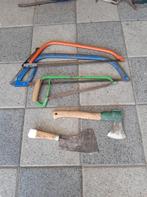 tuingereedschap o.a. beugel zagen, bijl en een hiep., Ophalen of Verzenden, Gebruikt, Overige soorten