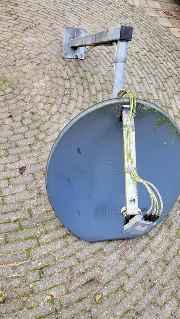 Extra lange muurbeugel voor schotelantenne beschikbaar voor biedingen