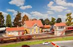 FALLER 190207: driiedelige stationsset "Sonnenbühl", Overige merken, Treinset, Gelijkstroom of Wisselstroom, Nieuw