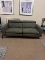 Relaxbank 2-zits showroommodel - Mosgroen, Huis en Inrichting, Banken | Bankstellen, Ophalen, 75 tot 100 cm, Rechte bank, Landelijk, modern, skandinavisch, relax, senioren, tinyhouse