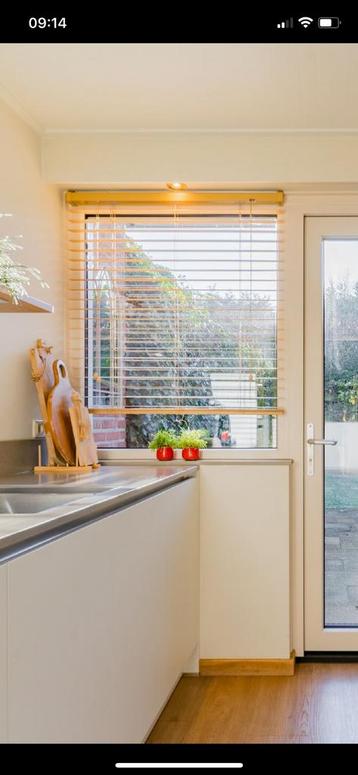 Jaloezieën (houtlook) beschikbaar voor biedingen