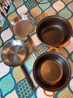 2 gietijzeren pannen van Le Creuset, braadpannen staal + rvs, Huis en Inrichting, Keuken | Potten en Pannen, Ophalen of Verzenden