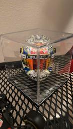 Schaalmodel helm 1:5 en raceauto Max Verstappen en pop, Ophalen, Zo goed als nieuw, Formule 1