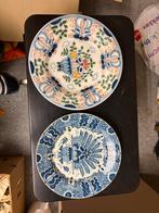 Twee Makkum Aardewerk Borden, Antiek en Kunst, Ophalen of Verzenden