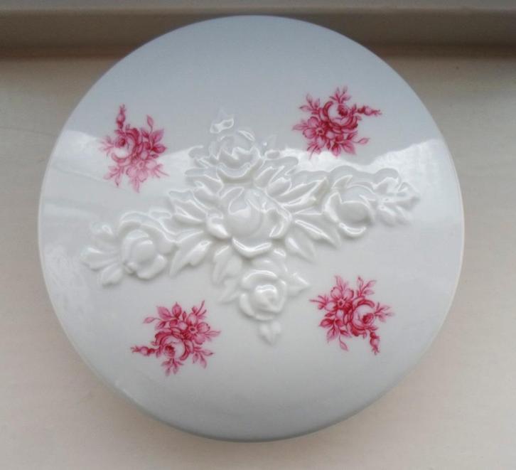 AVON Porseleinen Snuisterijdoosje met deksel/ Poederdoos., Verzamelen, Merken en Reclamevoorwerpen, Zo goed als nieuw, Gebruiksvoorwerp