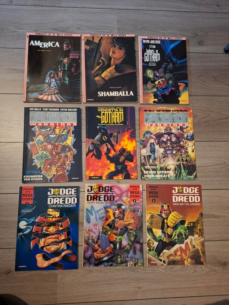 Verhalen uit de megasteden 1 t/m 18 softcover, Boeken, Strips | Comics, Gelezen, Complete serie of reeks, Europa, Ophalen of Verzenden