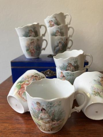 Set van tien antieke Franse kopjes vrouwfiguren / engeltjes beschikbaar voor biedingen