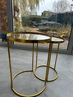 Bijzet tafels goud met glazen blad., Huis en Inrichting, Tafels | Bijzettafels, 45 tot 60 cm, Minder dan 55 cm, Metaal of Aluminium