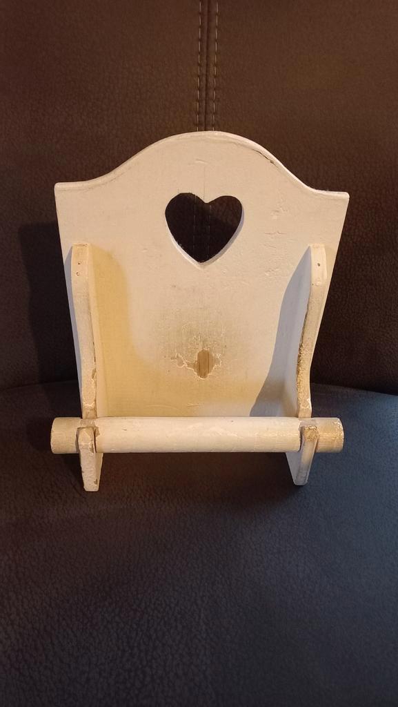 Houten Toiletrolhouder met Hart, Huis en Inrichting, Woonaccessoires | Krantenbakken en Lectuurbakken, Gebruikt, Ophalen of Verzenden