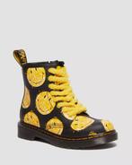 Dr martens 1460 smiley t black + DMS Yellow mt 24, Schoenen, Nieuw, Jongen of Meisje, Ophalen of Verzenden