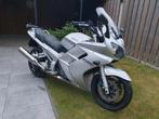 Zilveren Yamaha FJR1300 in uitstekende staat met 3 koffers!, Motoren, Cardan-aandrijving, 4 cilinders, Motorrijbewijs A, Particulier