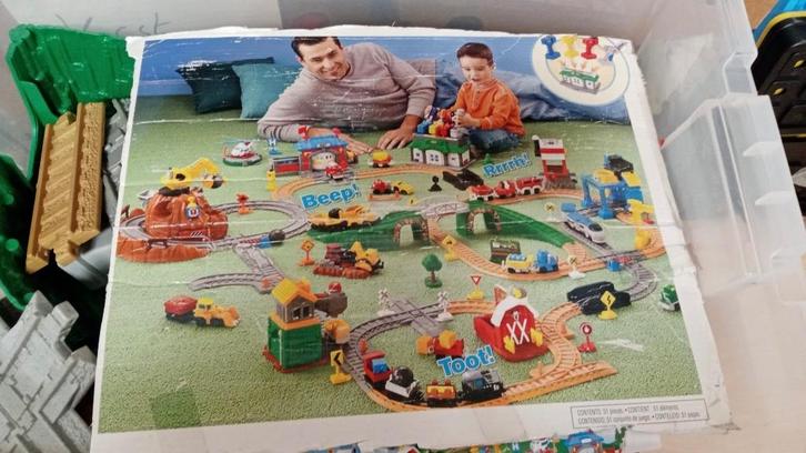 FISHER PRICE ELEKTR. TREINBAAN - WD014, Kinderen en Baby's, Speelgoed | Fisher-Price, Gebruikt, Speelset, Met geluid, Ophalen