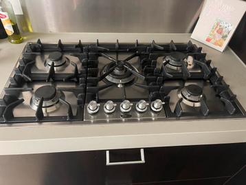 Boretti fornuis en bosch oven beschikbaar voor biedingen