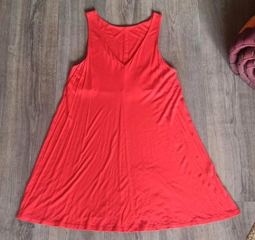 Rood oranje zwierig A-lijn jurkje met V-hals, Kleding | Dames, Jurken, Gedragen, Maat 38/40 (M), Rood, Boven de knie, Ophalen of Verzenden