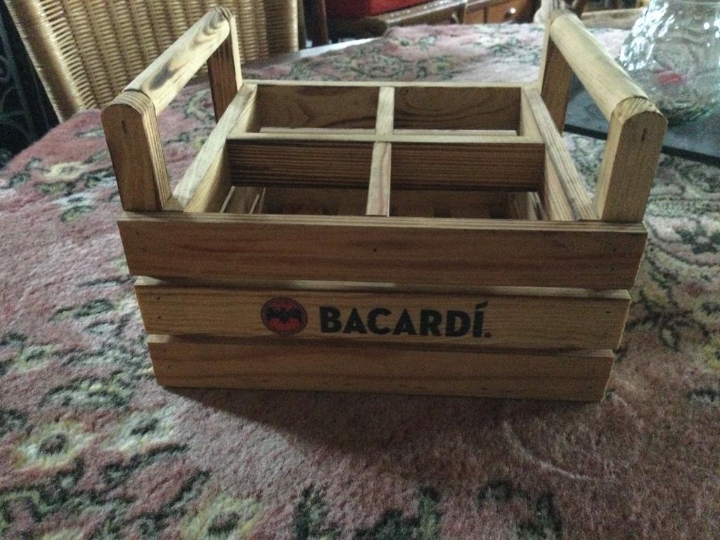 Bacardi kratje, Ophalen of Verzenden, Zo goed als nieuw, Minder dan 50 cm