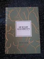 Op je lijf geschreven - Mayra Louise, Ophalen, Zo goed als nieuw, Mode algemeen, Mayra Louise