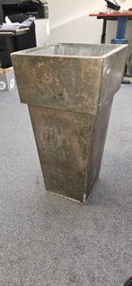 Grote zinken plantenpot - 70 cm hoog, Tuin en Terras, Overige materialen, Gebruikt, Vierkant, Tuin