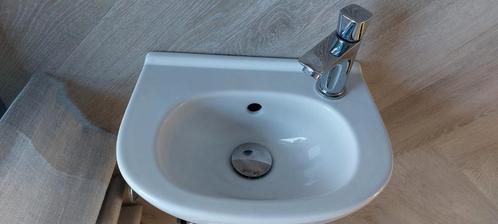 Kraan en wasbak: Vileroy & Boch, hansgrohe  en viega sifon, Doe-het-zelf en Verbouw, Sanitair, Zo goed als nieuw, Wastafel, Chroom