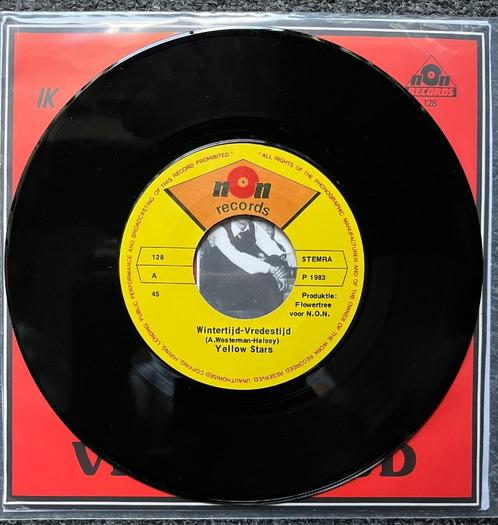 Single Yellow Stars – Wintertijd-Vredestijd / Ik Rij Langs.., Cd's en Dvd's, Vinyl Singles, Zo goed als nieuw, Single, Nederlandstalig