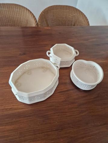 Set van 3 antieke porseleinen schalen beschikbaar voor biedingen