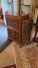 Chinees hardhouten barmeubel, Ophalen