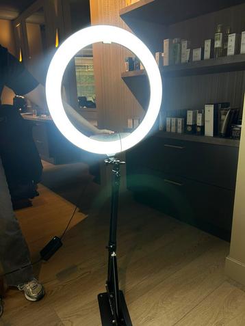 Ringlight lamp met afstandbediening beschikbaar voor biedingen