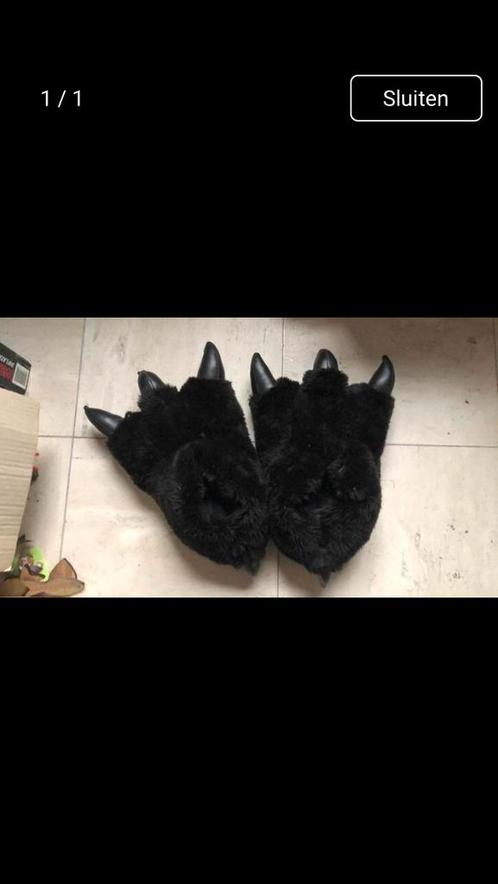 Sloffen/pantoffels (in de vorm van berenpoten?), Kinderen en Baby's, Kinderkleding | Schoenen en Sokken, Zo goed als nieuw, Ophalen of Verzenden