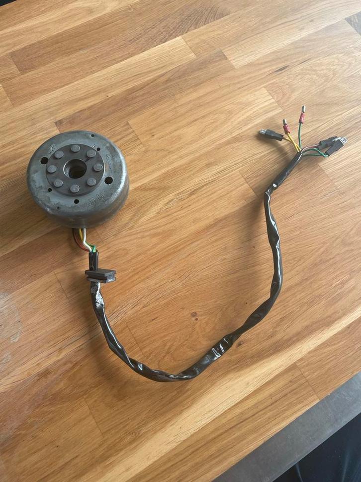 Derbi Ontsteking + Vliegwiel + tpr cdi - Weinig Gebruikt, Fietsen en Brommers, Brommeronderdelen | Algemeen, Zo goed als nieuw