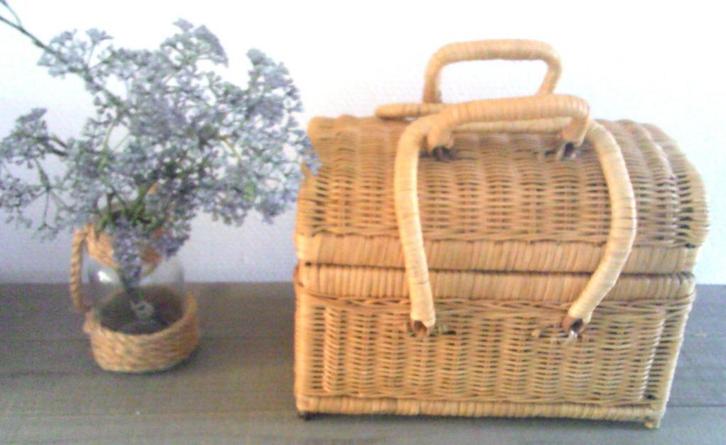 Handvervaardigd - Mand - Mand model perronmandje, Huis en Inrichting, Woonaccessoires | Schalen en Manden, Gebruikt, Mand, Overige vormen