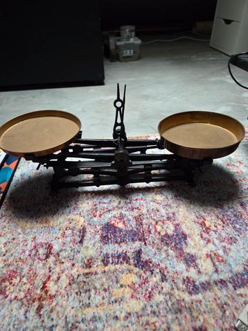 Oude Vintage Weegschaal (1900-1950) beschikbaar voor biedingen