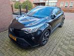 Toyota C-HR 1.8 Hybrid full optiens icl afneembare trekhaak, Auto's, Toyota, 4 cilinders, Zwart, 98 pk, SUV of Terreinwagen