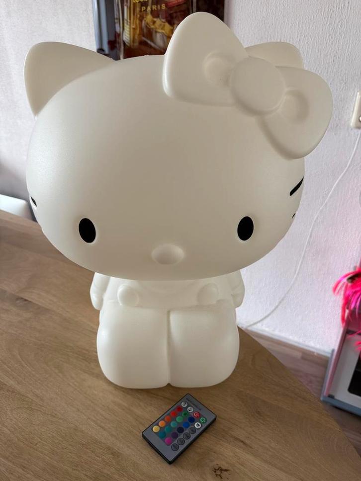 WEEKEND OPRUIMING Hello kitty designer lamp, Kinderen en Baby's, Kinderkamer | Inrichting en Decoratie, Zo goed als nieuw, Lamp